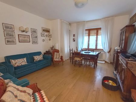 Vendita Appartamento SIENA, ZONA VIA MENTANA. Vendesi,  nelle immediate vicinanze del centro storico, appartamento...